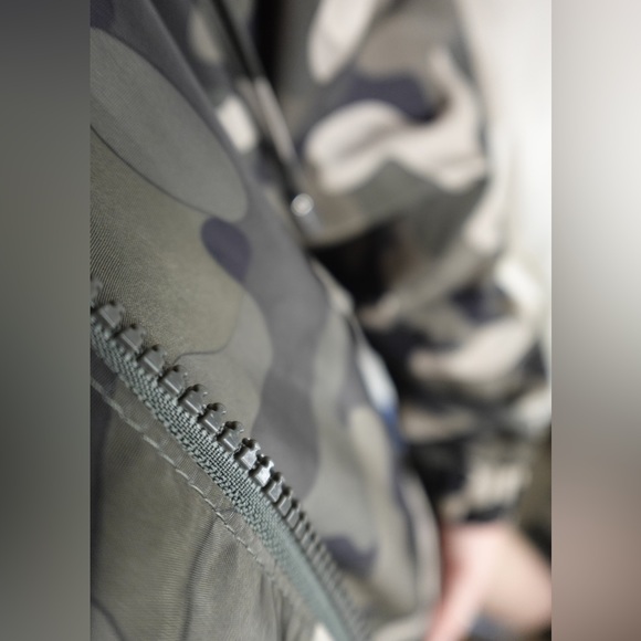 Camouflage/Camo Jacket with Drawstrings + Pocket | Crop Light Jacket for Spring - Picture 13 of 16